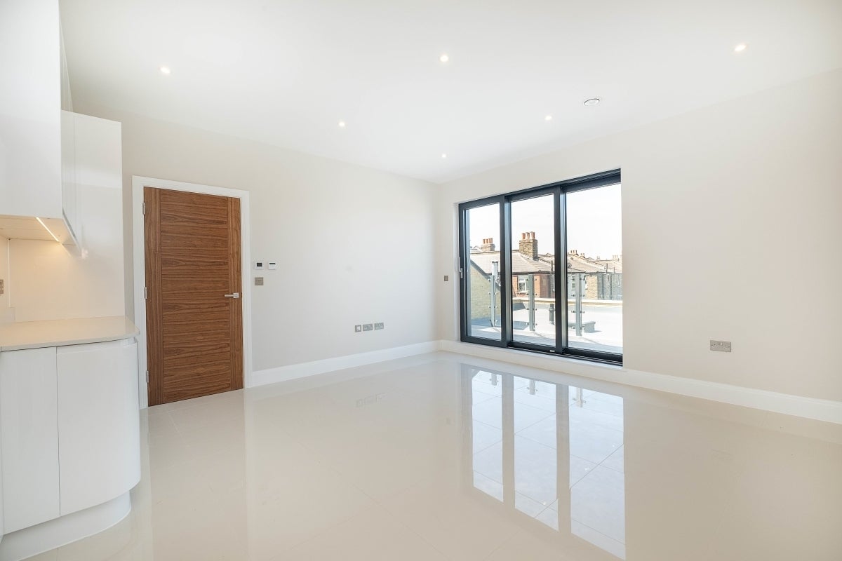 Flat Merton Road in Greater London