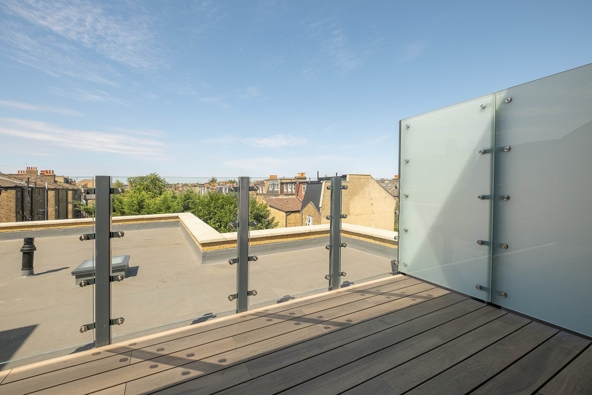 Flat Merton Road in Greater London