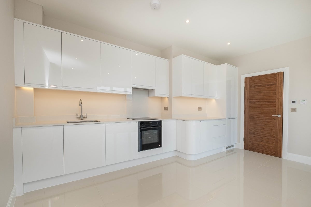 Flat Merton Road in Greater London