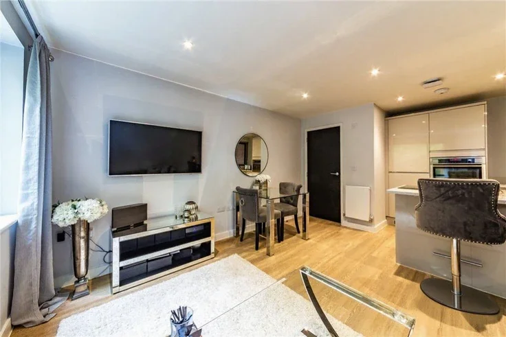 Flat Brookfield Road in Wooburn Green