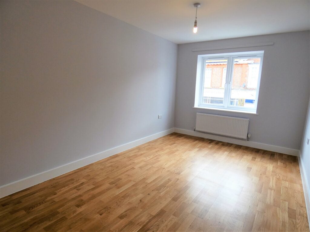 Flat York Road in Rushmoor