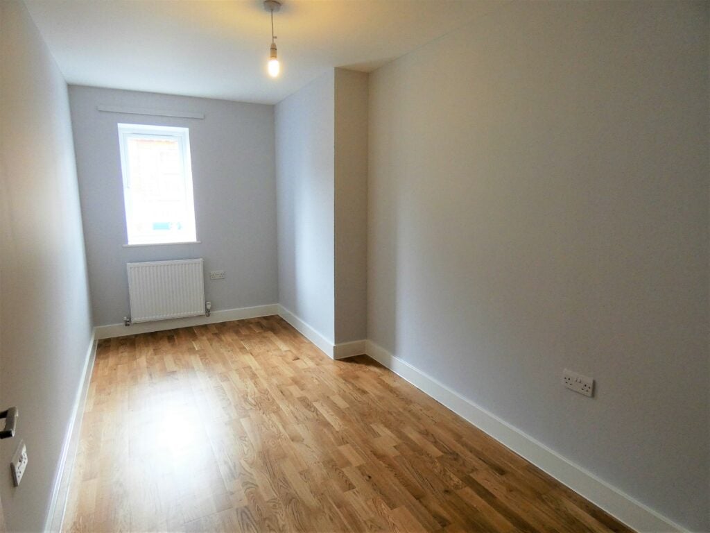 Flat York Road in Rushmoor