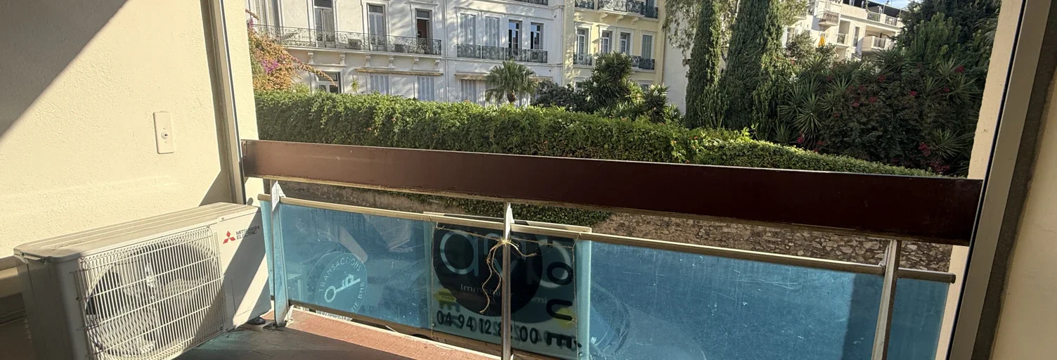 Flat Avenue du Docteur Jean-Jacques Perron in Hyères