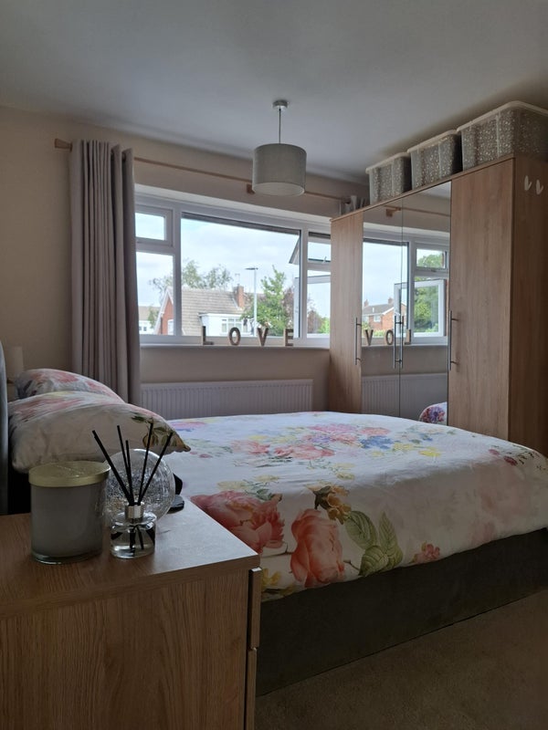 Room Broadbent Close in Whetstone