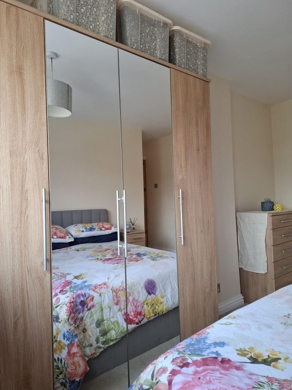 Room Broadbent Close in Whetstone