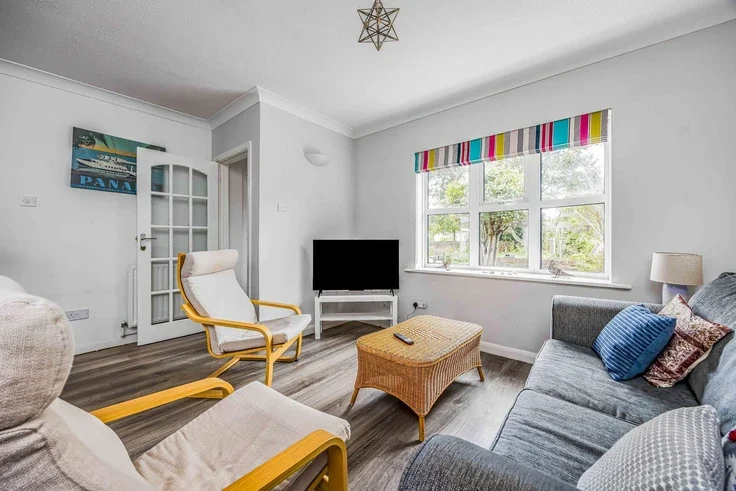 Flat Cunliffe Close in Chichester