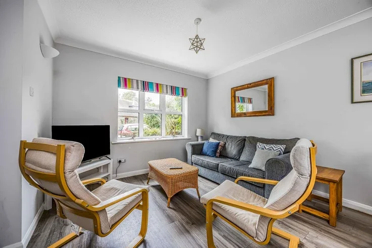 House Cunliffe Close in Chichester