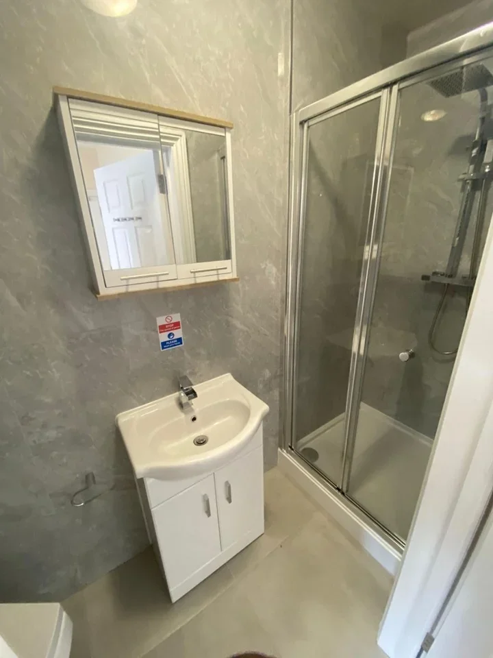Room Foresters Drive in Greater London