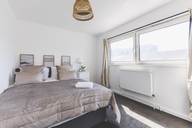 Room Marchbank Road in Greater London