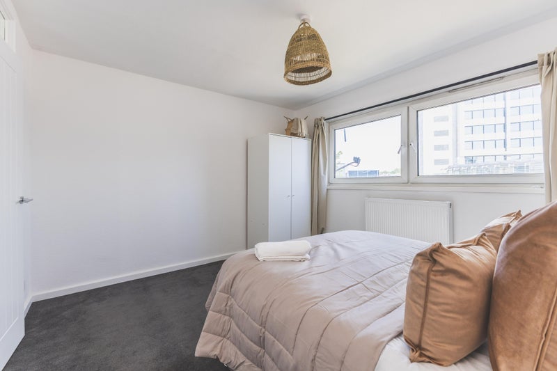 Room Marchbank Road in Greater London