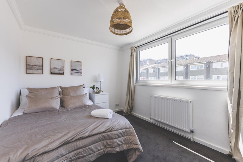 Room Marchbank Road in Greater London
