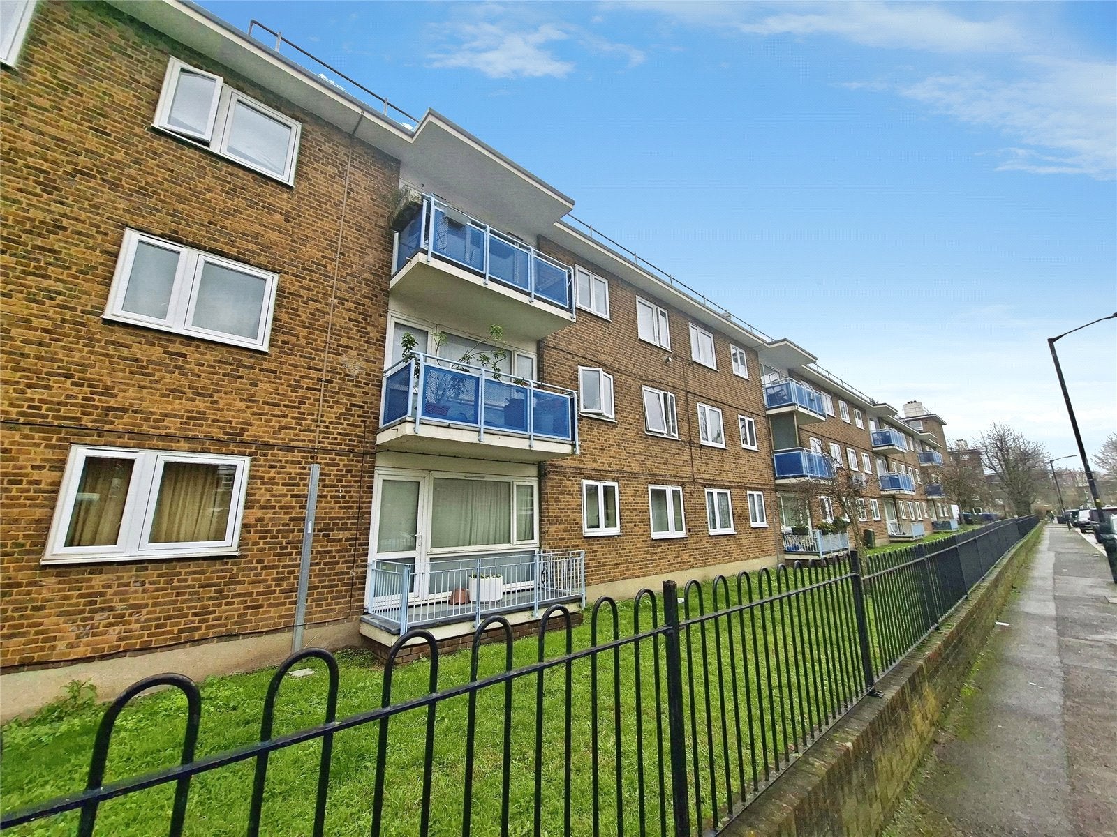 Flat Haymerle Road in Greater London