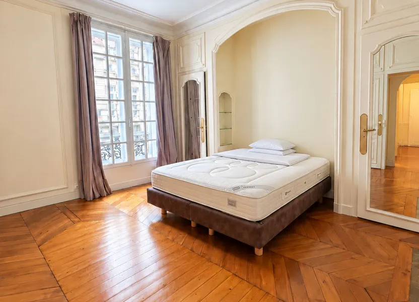 Appartement Rue Pasquier à Paris