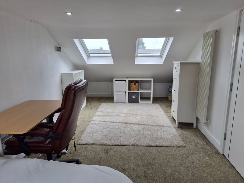 Room Whyteville Road in Greater London