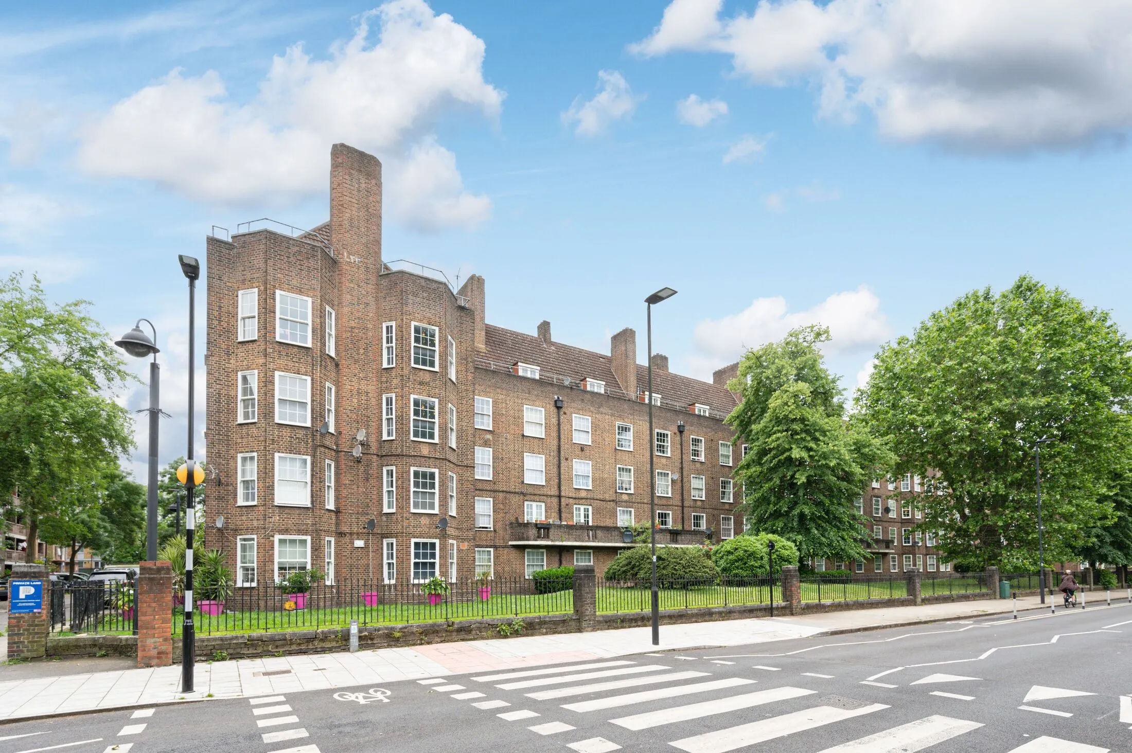 Flat Loughborough Road in Greater London