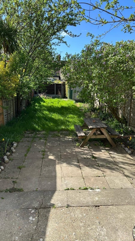 Room Sirdar Road in Greater London