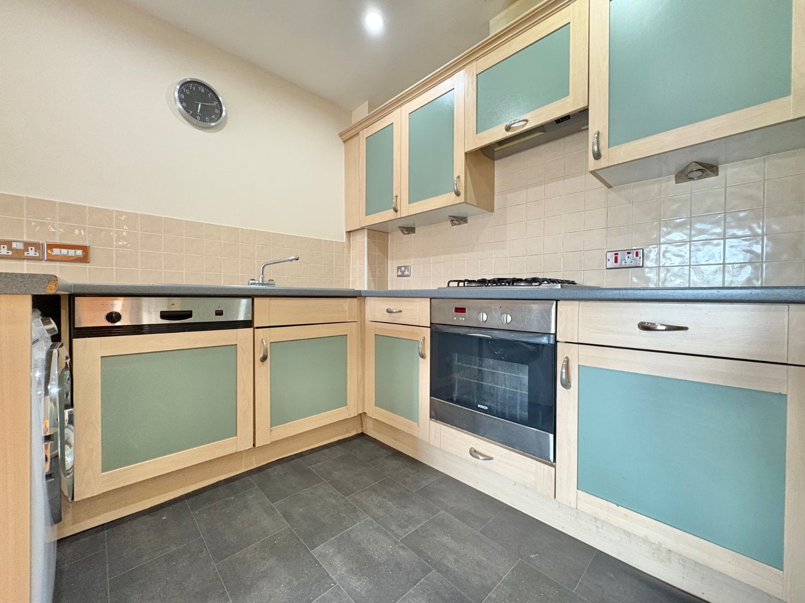 Flat Carisbrooke Road in Leeds