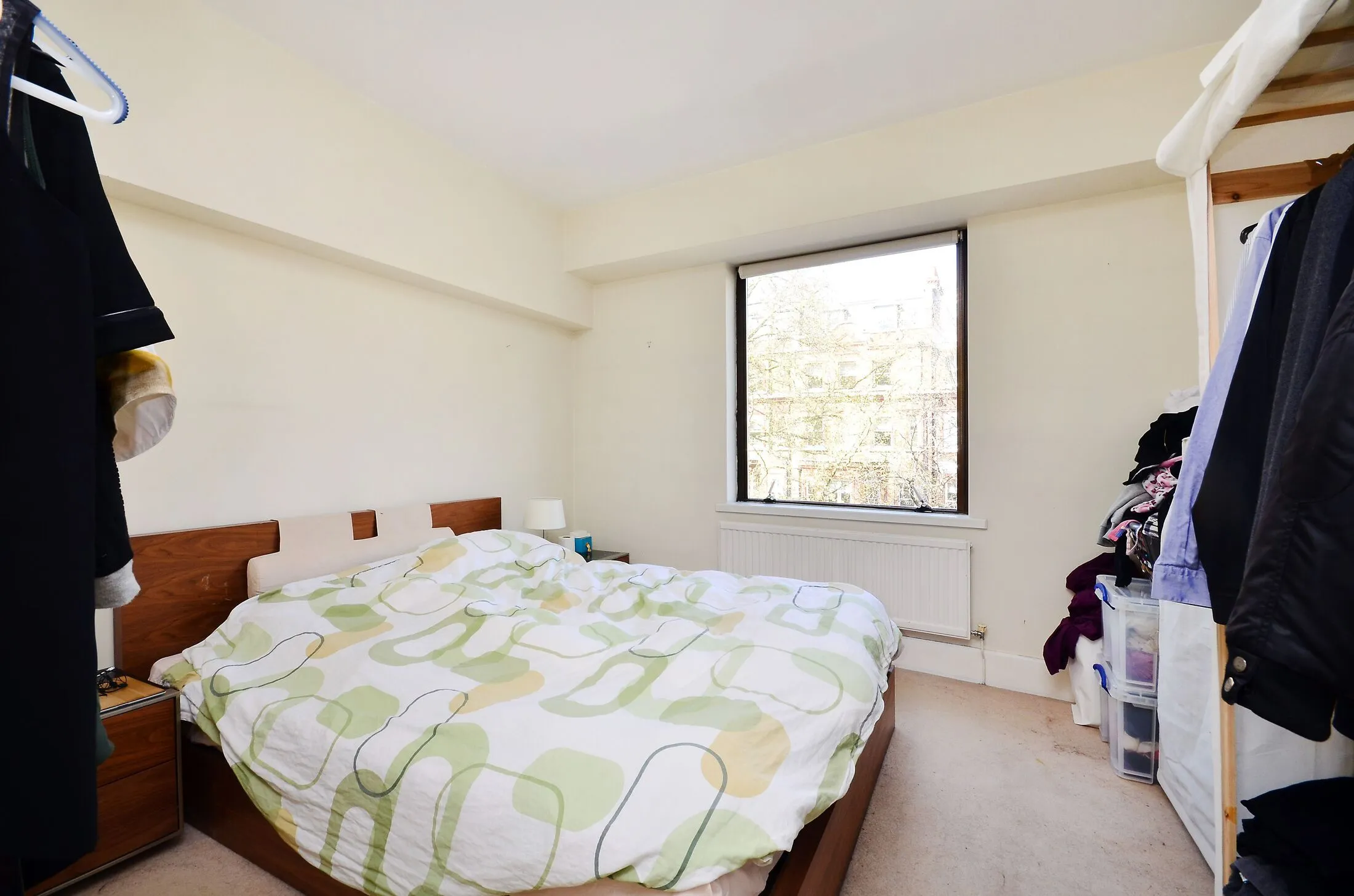 Flat Roland Way in Greater London