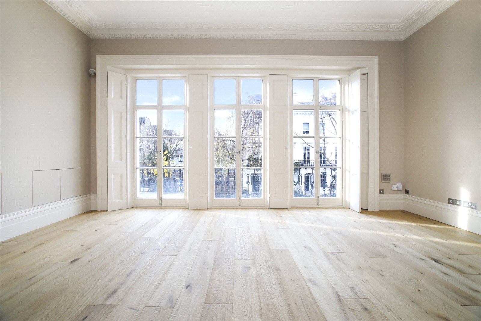 Flat Sumner Place in Greater London