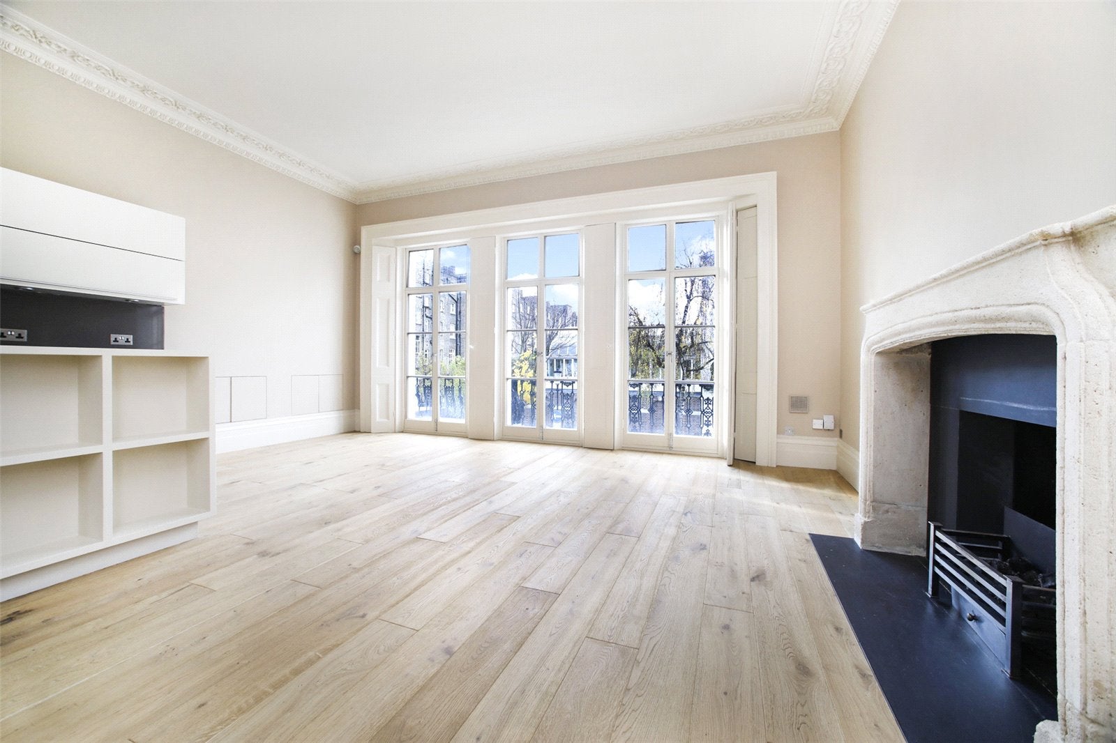 Flat Sumner Place in Greater London