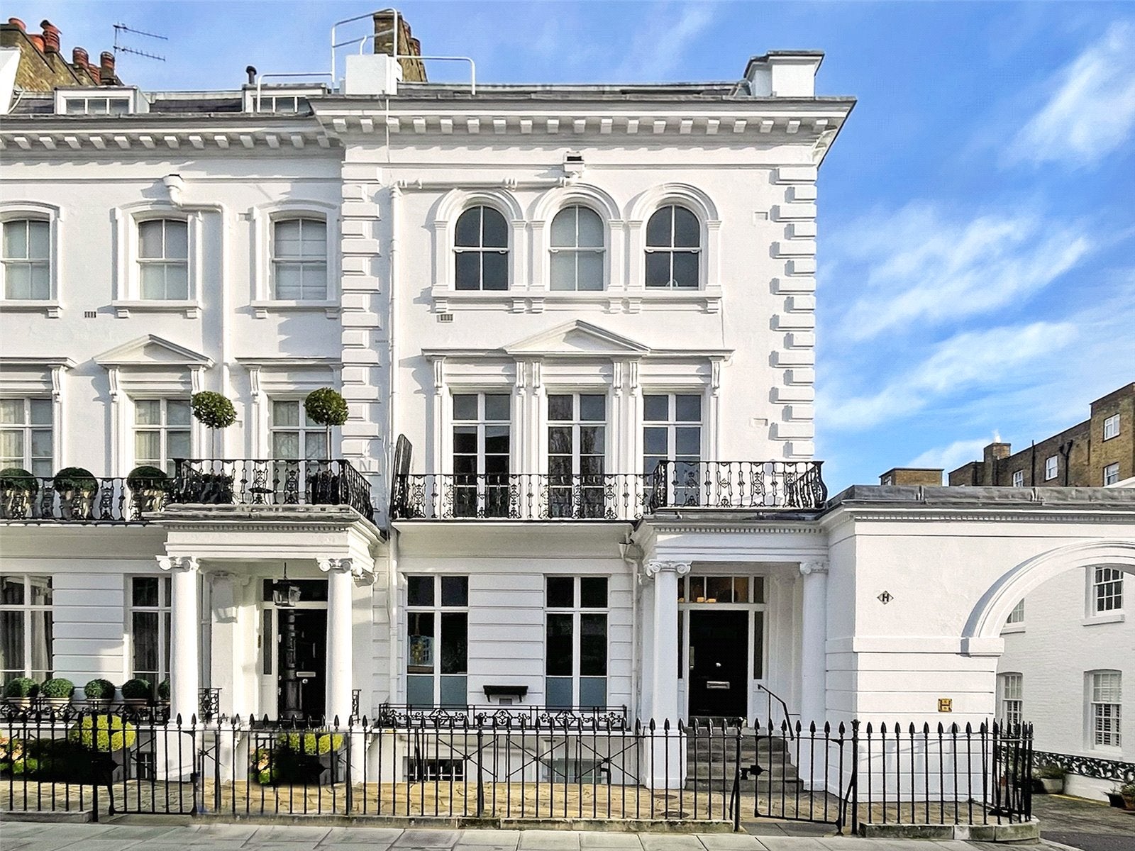 Flat Sumner Place in Greater London