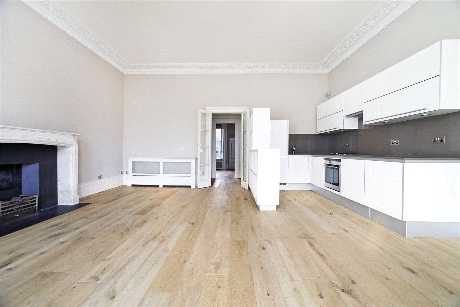 Flat Sumner Place in Greater London