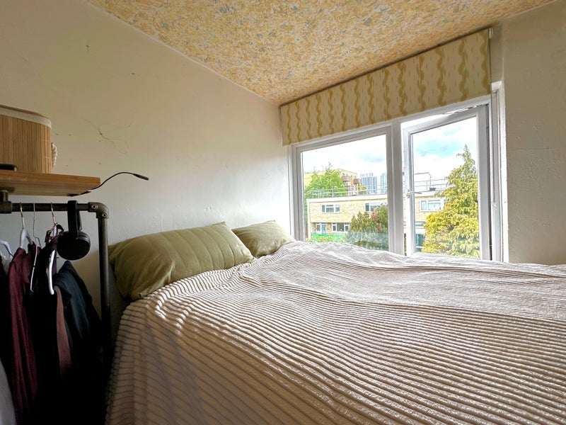Flat Crondall Street in Greater London
