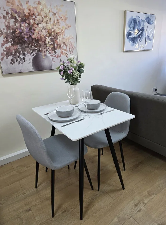 Flat Travellers Way in Greater London