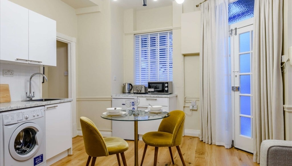 Flat Lodge Road in City of Westminster