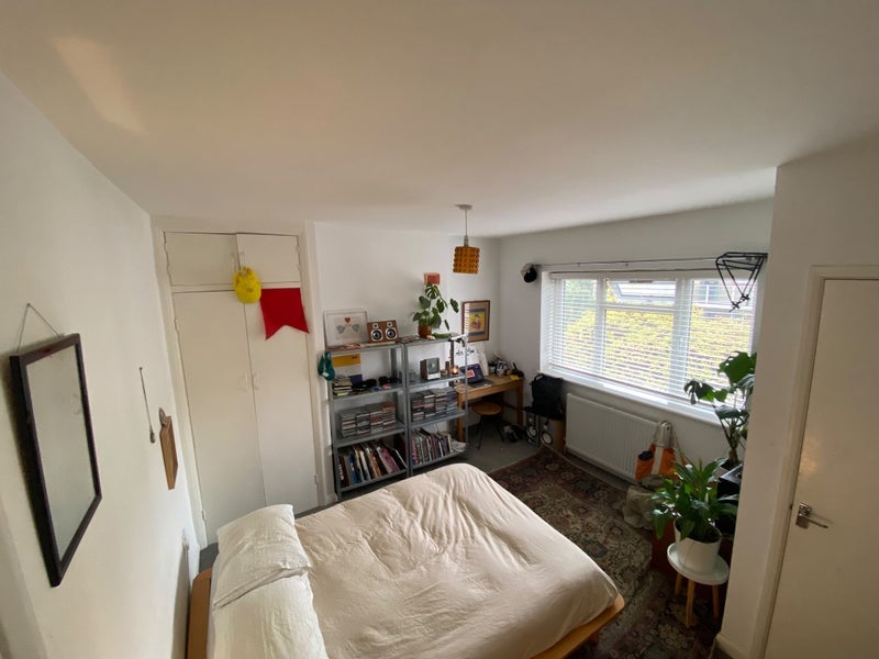 Room Seven Sisters Road in Greater London