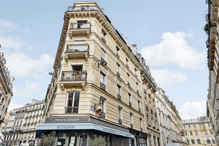 Flat Rue Lallier in Paris
