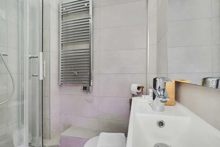 Flat Rue Lallier in Paris