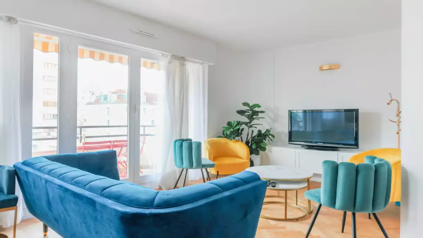 Flat Rue Louise Michel in Levallois-Perret