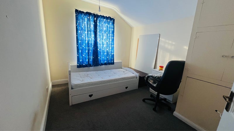 Room Herbert Street in Charnwood