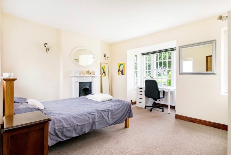 Room Upper Belgrave Road in Bristol