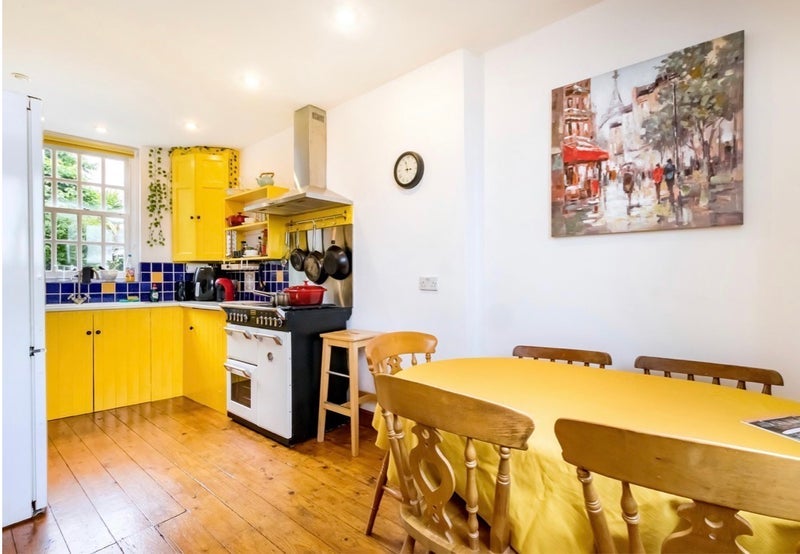 Room Upper Belgrave Road in Bristol
