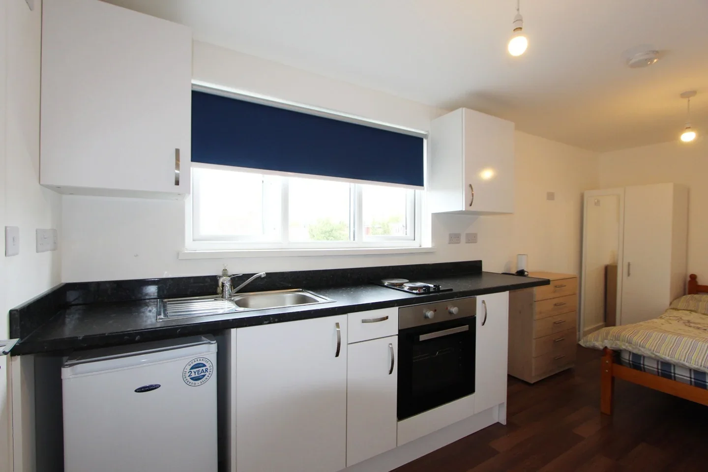 Flat Woodville Gardens in Greater London