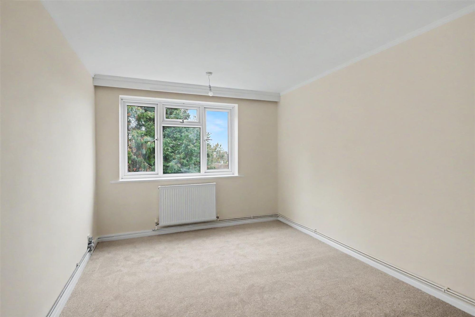 Flat Broadwater Street East in Worthing