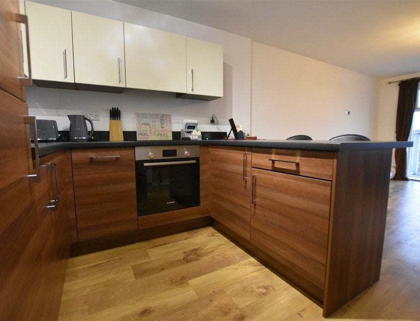 Flat Park Lodge Avenue in Greater London