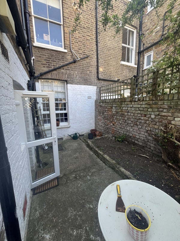 Room Nansen Road in Greater London