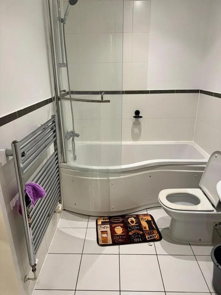 Room Argyll Court in Crawley