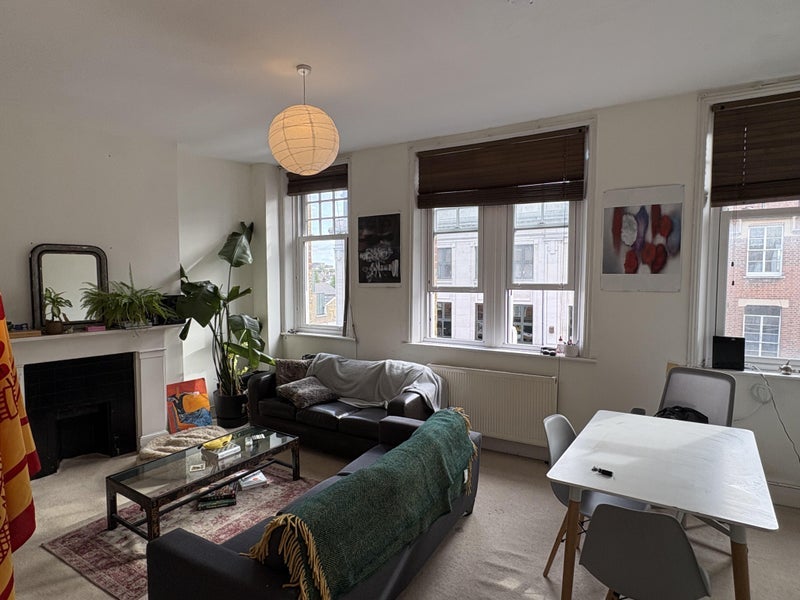 Room Balham High Road in Greater London