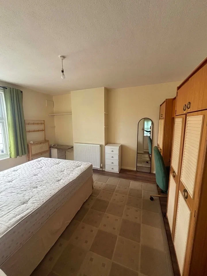Room Blessbury Road in Greater London
