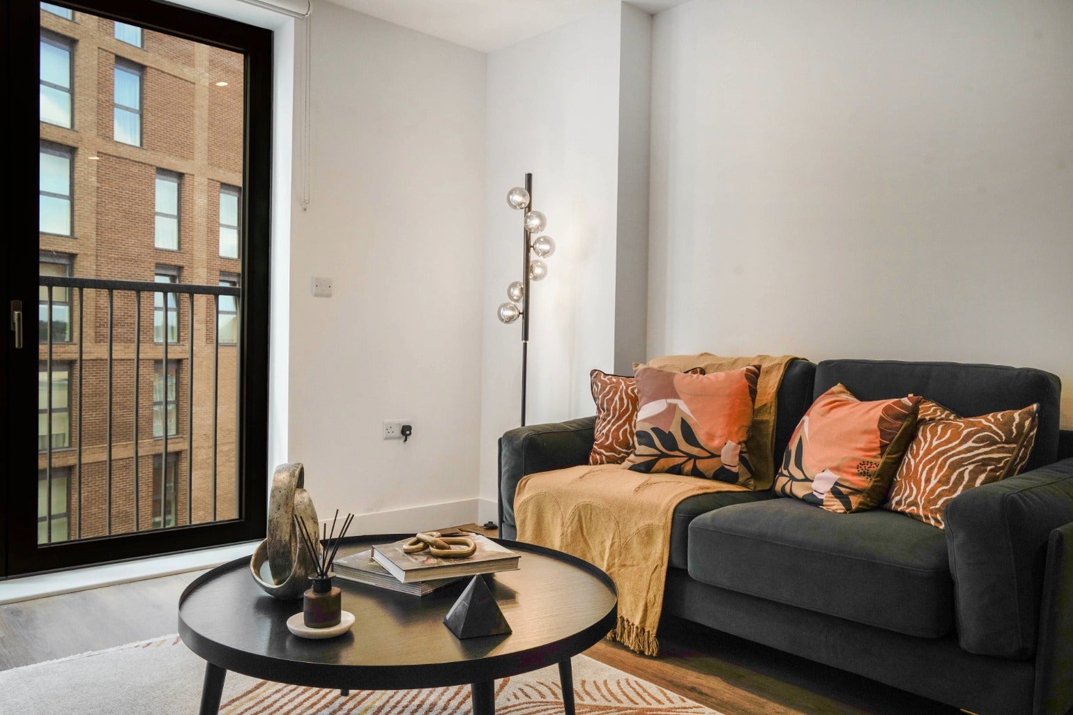 Flat Nicholsons Lane in Maidenhead