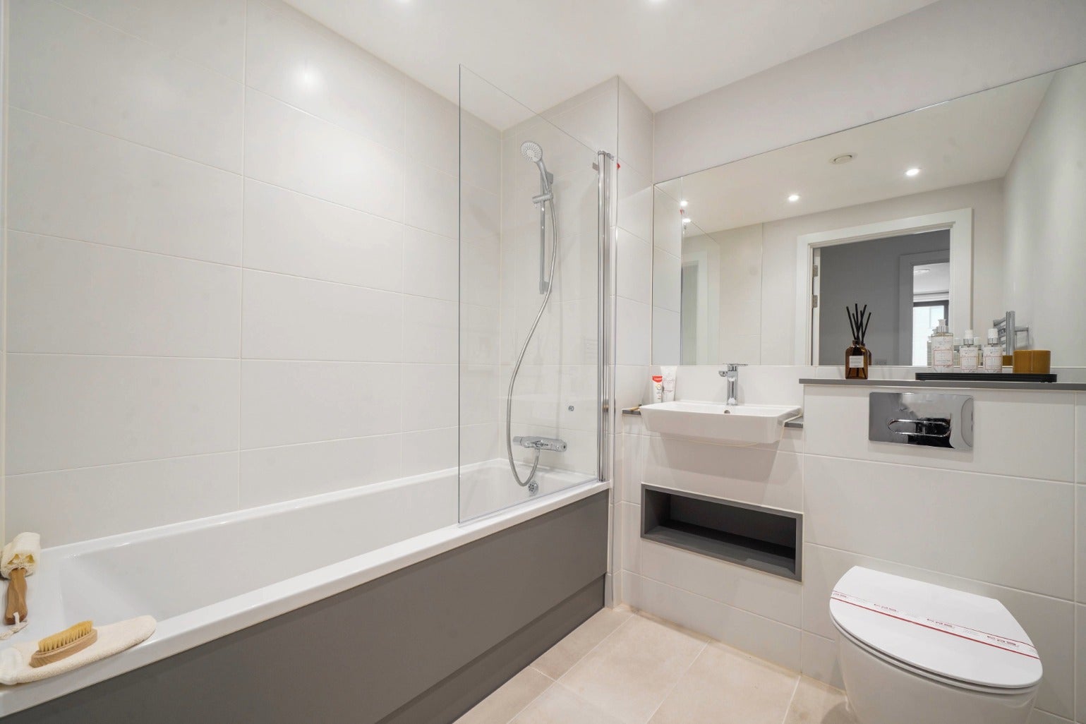 Flat Nicholsons Lane in Maidenhead