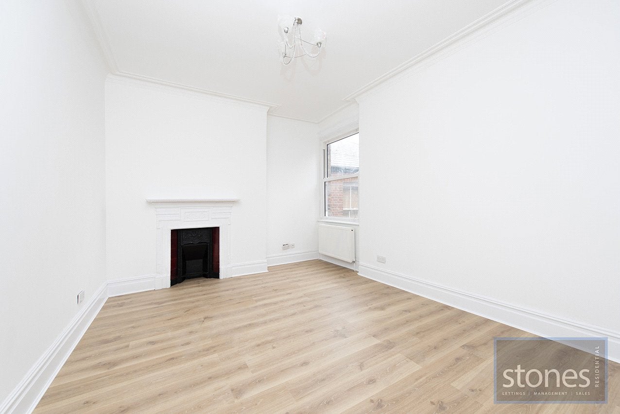Flat Fortess Road in Greater London