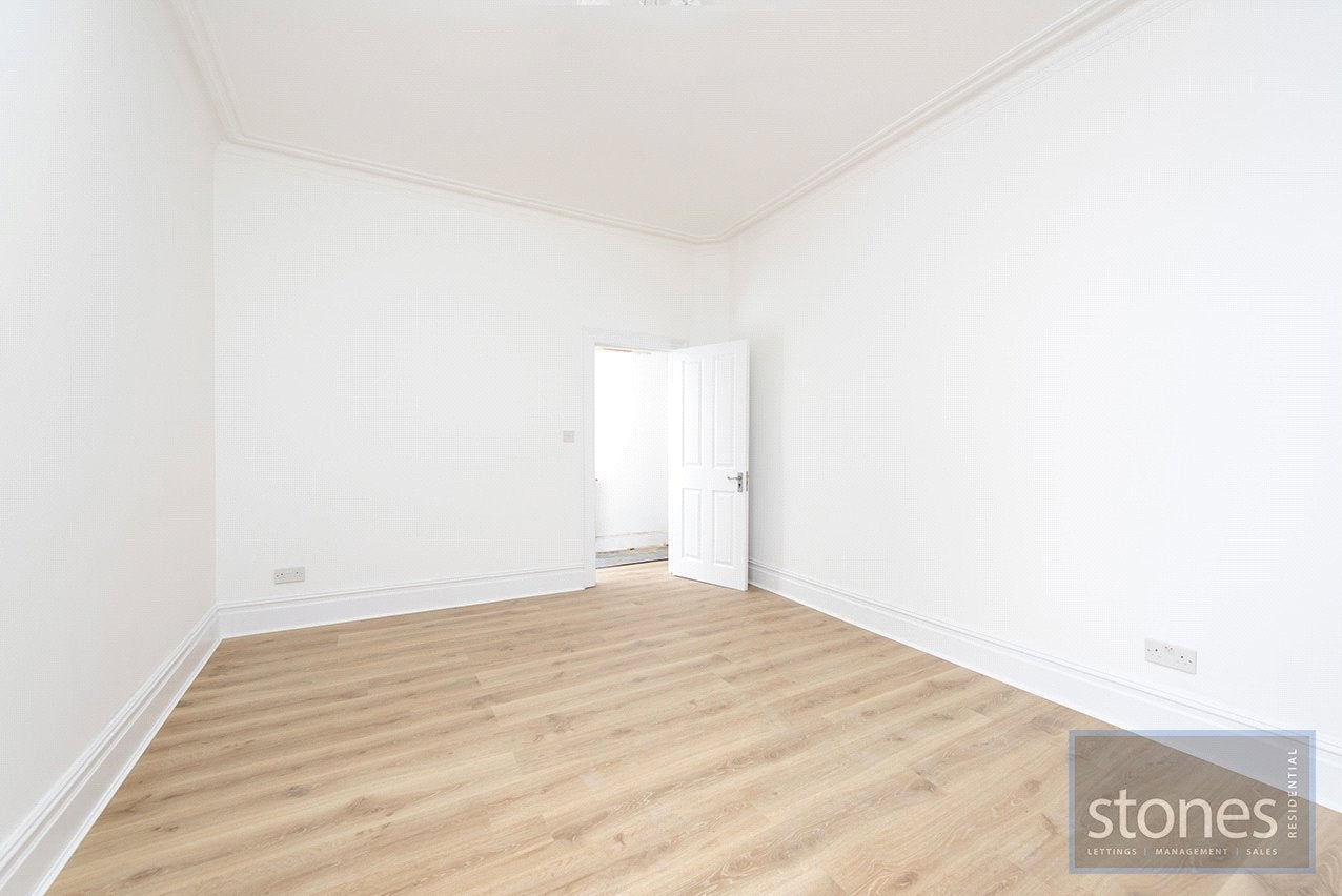Flat Fortess Road in Greater London