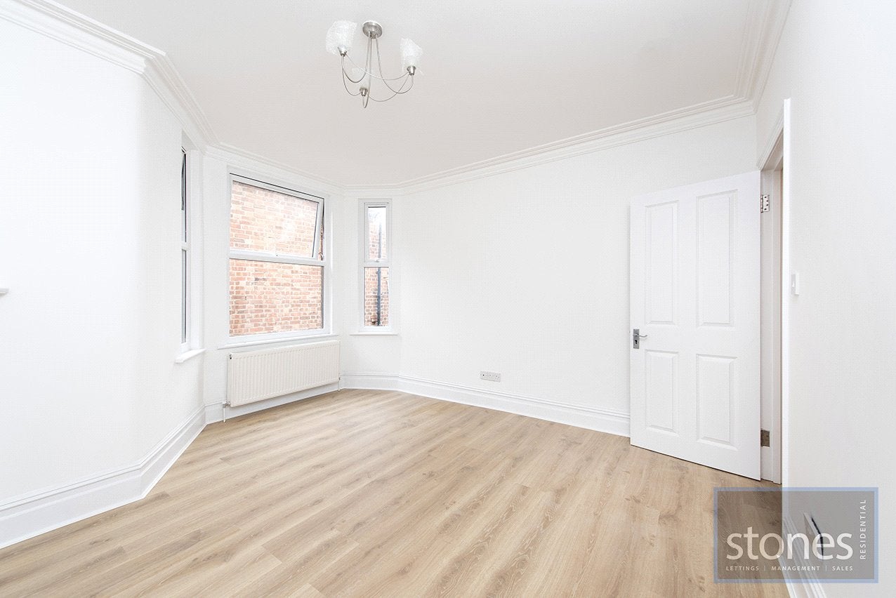 Flat Fortess Road in Greater London