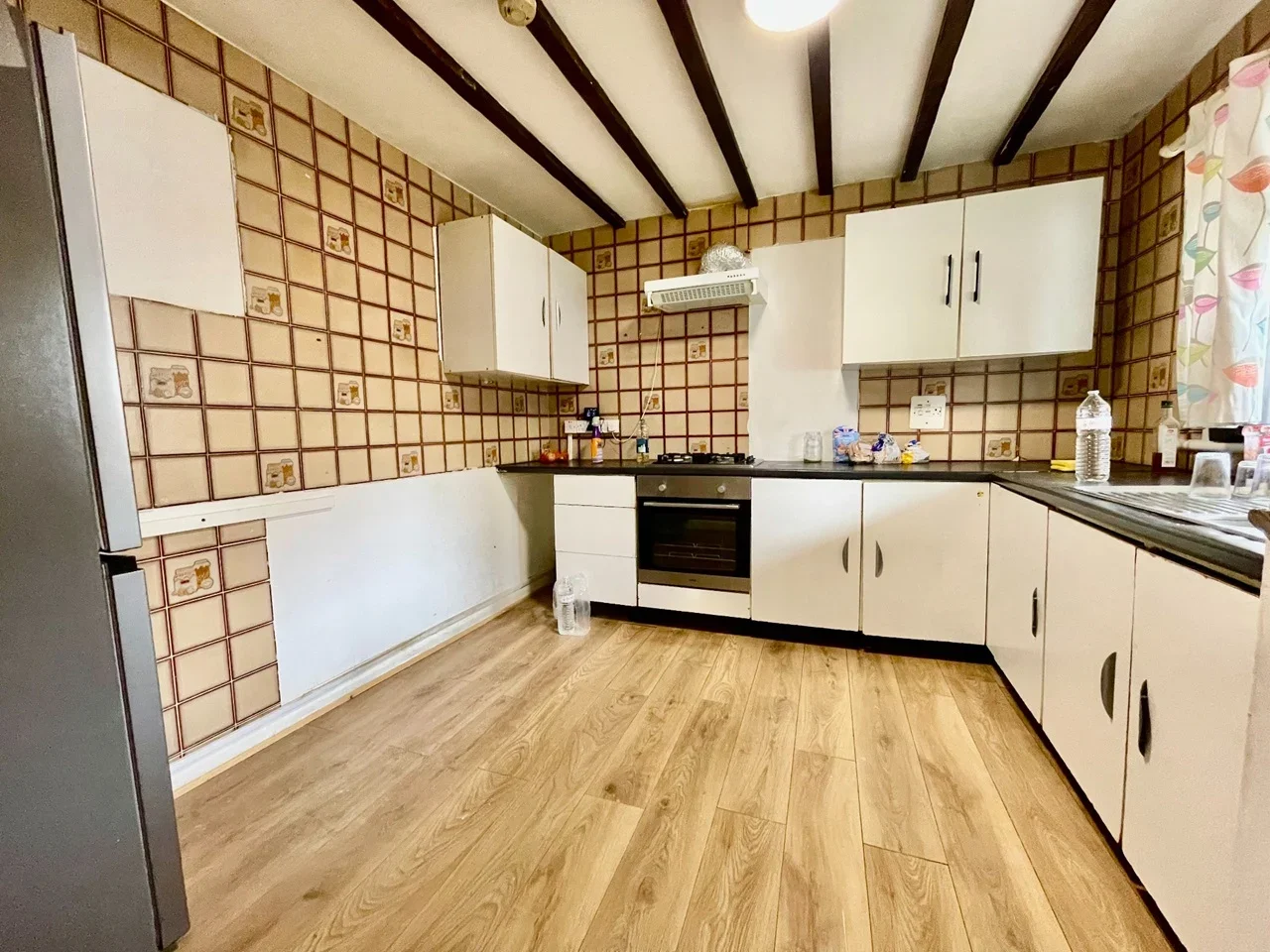 Flat Elmside Road in Greater London
