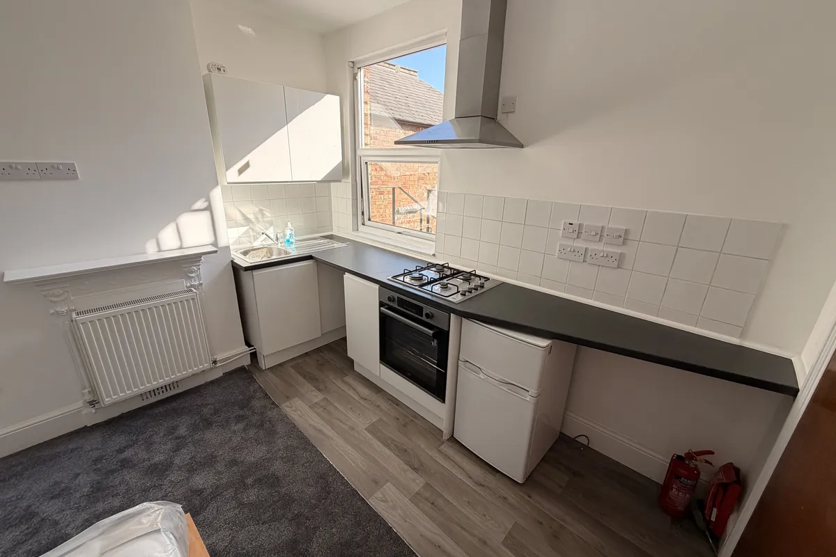 Room Clarence Avenue in Northampton